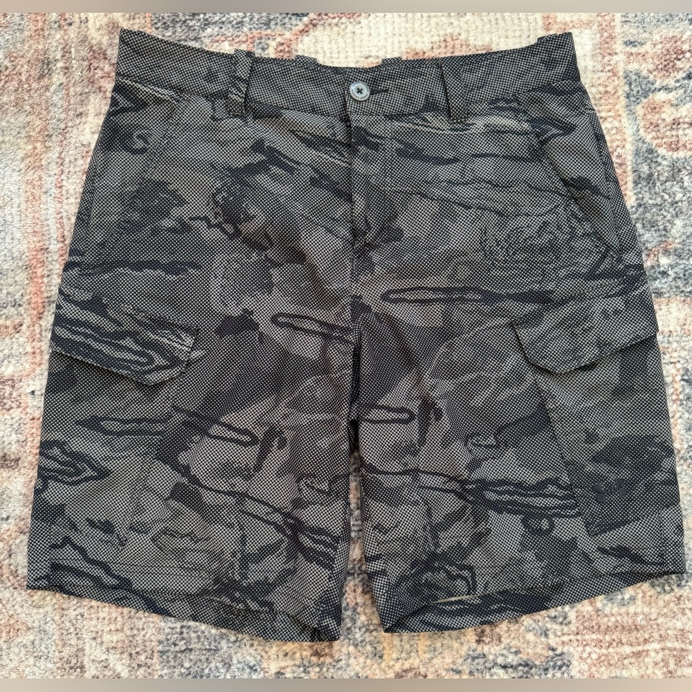 Men’s Under Armour Camo Shorts Size 34